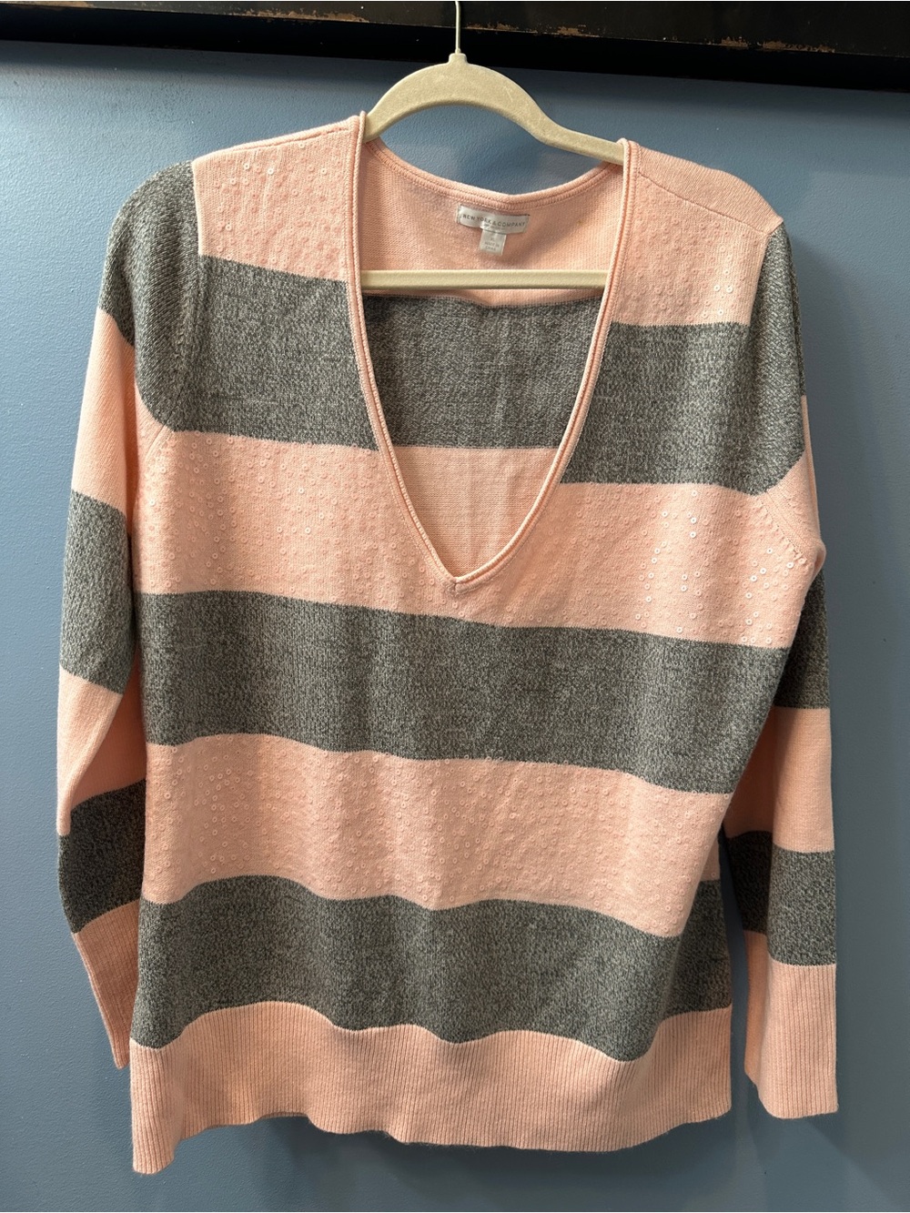 New York & Company Sweater Pink Grey Stripe V-neck Sequin size XL New NY & Co